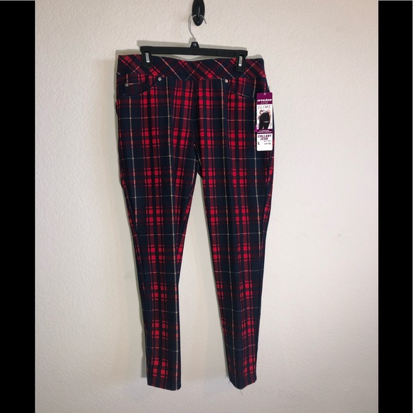 Nygård Luxe Plaid Leggings - Picture 1 of 7